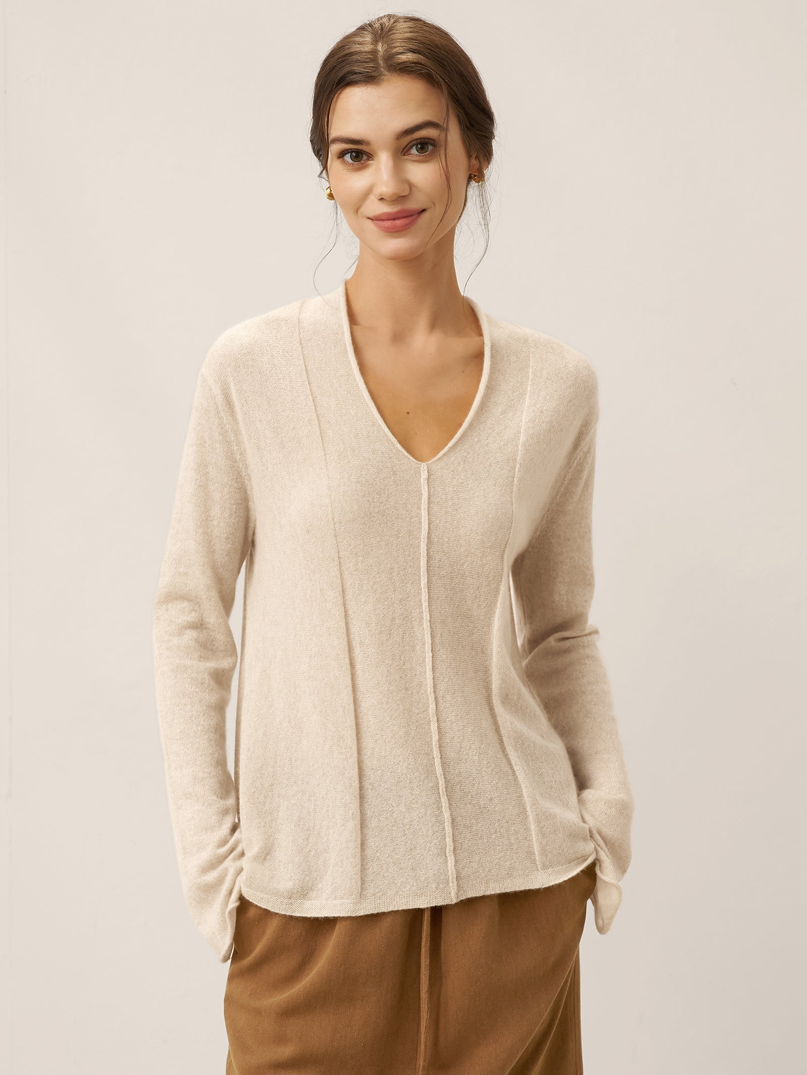 100% Mongolia Cashmere Lightweight V-Neck Sweater LUNETTE