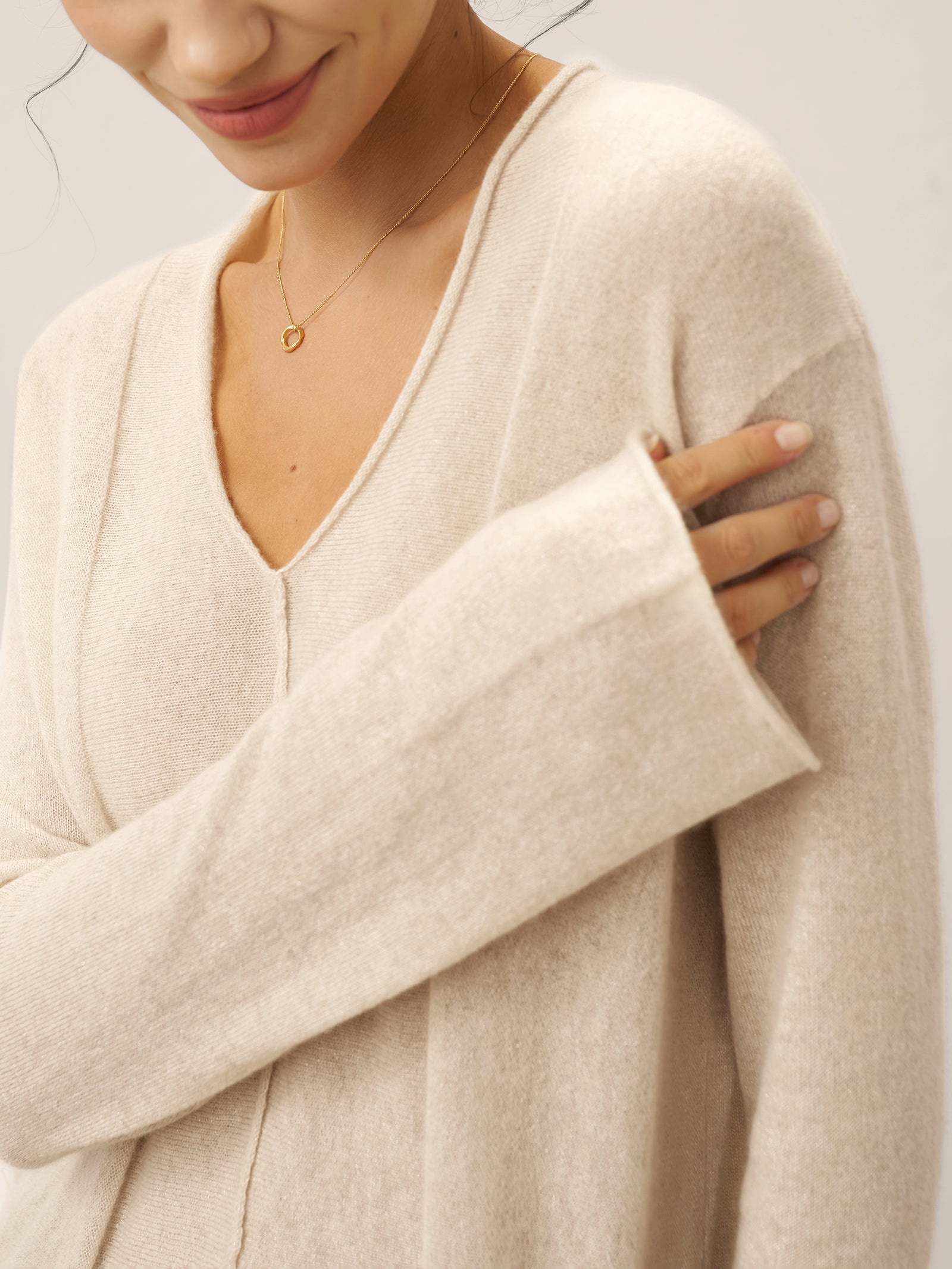 100% Mongolia Cashmere Lightweight V-Neck Sweater LUNETTE