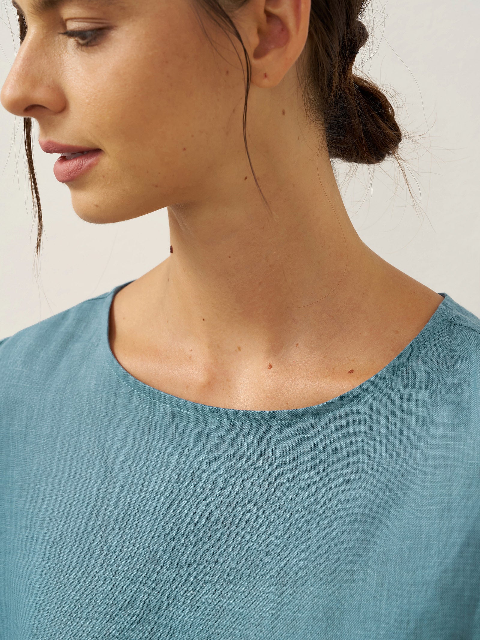 100% Linen Round Neck Asymmetrical Hem Top BRIANNA